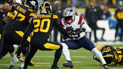 Bailey Zappe throws for 3 TDs, Patriots damage Steelers’ playoff hopes with 21-18 win