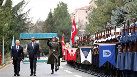Bakan Güler: "Somali, Türkiye’nin Afrika’da önemli bir ortağıdır"s