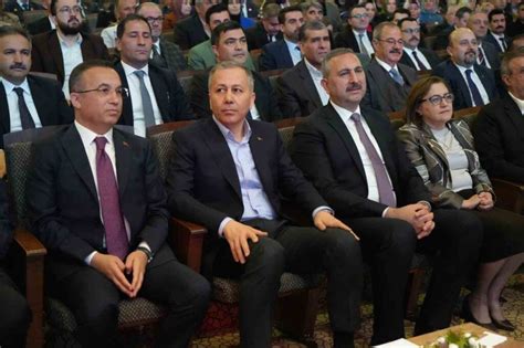 Bakan Yerlikaya 2024'ün bilançosunu hatırlatıp uyardı: Yollar bizi . 