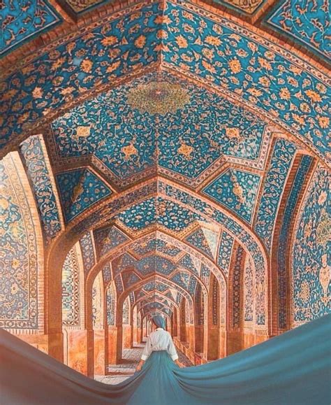 Baker Collins Instagram Esfahan