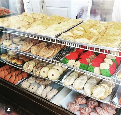Bakery tucson. Bakery Bread ; Pastry ; BackDough Goods & Gift Cards; Careers; Hippity hop....Easter is on its way! All Beyond Bread locations and our Back Dough will be closed for Easter. ... Tucson, Arizona 85704. Phone: 520-461-1111. DAILY: 7:00am - 7:00pm. CLOSED on EASTER SUNDAY! Northwest Online Ordering ... 