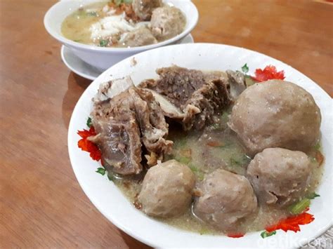 Bakso Solo Samrat: Gurih Mantap! Bakso Isi Telur dengan 4 …