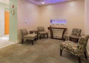Salons and spas are plentiful in major metropolitan areas like Manhattan. However, the Brazi Shop brings spa services to women in the Bronx. Salons and spas are plentiful in major ...
