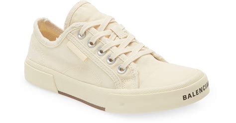 Balenciaga Low Top Sneakers: The Epitome of Luxury Footwear