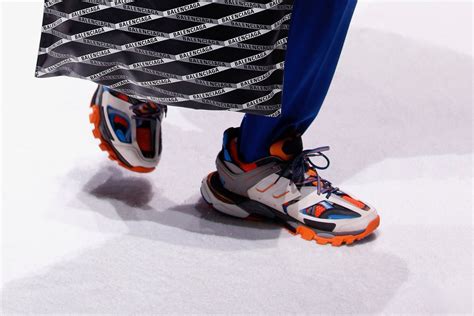 Balenciaga Runners Sneakers: The Epitome of Athletic Style and Comfort