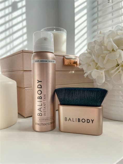 Bali body. The Bali Body Self Tan will last approximately 5-7 days when used in conjunction with daily application of a moisturising lotion. Moisturising before fake tan in all dry areas (hands, elbows, knees and feet) and moisturising after fake tan will ensure you get your best, long-lasting self tan. 