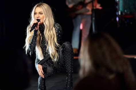 Ballerini - Country singer-songwriter Kelsea Ballerini — who's co-hosting for the second time the CMT Music Awards in 2022 alongside actor Anthony Mackie (per the Tennessean)– is an open book with fans, sharing glimpses of her personal life and her triumphs and failures on Instagram and in interviews. However, there's a …