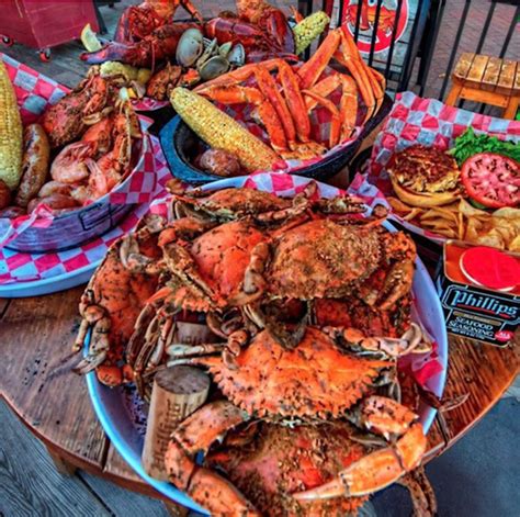 Baltimore Hits the (Crab) Deck at Phillips Seafood!