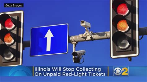 The fines for red light and stop sign violations depend on a number of factors, including where the violation occurred. But, generally, a convicted motorist is looking at $50 to $300 in fines. A stop sign or red light conviction will put three demerit points on a motorist's driving record. Drivers who accumulate 11 or more points within an 18 .... 