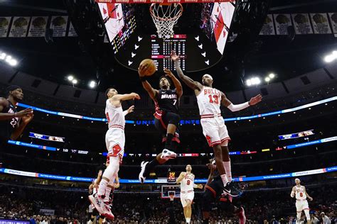 Bam Adebayo scores 23 points as the Heat cruise to a 118-100 win over the Bulls