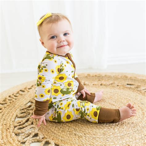 Bamboo pajamas baby. Softest Baby Pajamas. Indulge your little one in the best bamboo pajamas, perfect for sensitive skin and eczema. Experience the natural thermoregulation properties, along with anti-bacterial, anti-fungal, and antimicrobial benefits of Dreamy Skies Baby pajamas. Our eco-friendly bamboo baby pajamas offer a snug fit, … 