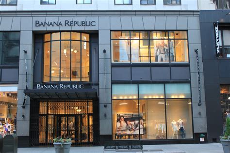 Other Banana Republic Factory Store locations. Banana Republic Factory Store 3102 Steinway St (31st Ave) Banana Republic Factory Store 485 Fulton St (btwn Lawrence St & Bridge St) Banana Republic Factory Store 261 W 125th St Frnt 2 (Frederick Douglass Blvd). 