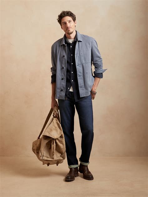 Banana republic traveler jeans. The skinny fit from Banana Republic is a great choice for thinner men who find slim fit jeans a bit too roomy. The fit features a medium rise and is skinny through the hip, thigh and leg. Compared to other brands such as Topman and Zara, each of which has a skinny fit, the BR skinny jeans are more roomy. Buy BR Skinny Fit Jeans. 
