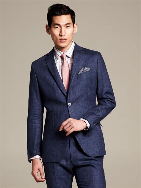 Bananarepublic suits. Shop Banana Republic Factory's Sculpted Suit Blazer: SCULPTED STRETCH COLLECTION: Sharp tailoring meets comfort stretch in this modern silhouette., Sharp tailoring meets comfort stretch in this modern silhouette., Peak lapel collar. Long sleeves with button cuffs., One-button closure. 