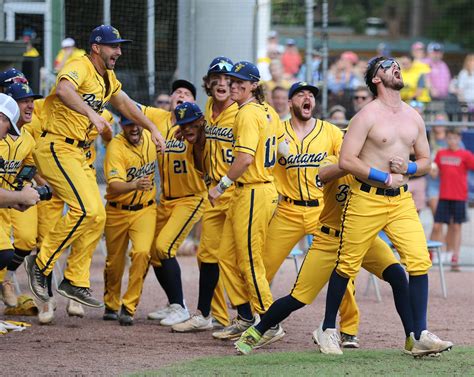 Bananas baseball team. Mar 9, 2024 · The Savannah Bananas baseball team, known for their whimsical performances, relived the 80s, performing the iconic choreography inspired by the movie, "Dirty Dancing." 