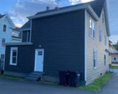Bangor Apartment for Rent. $1400 / 2 Bdrm - 800ft2 - 2nd Floor, Washer/Dryer Hook Up, Bonus Room - Rent: $1,400 Security Deposit: $1,400 Includes Heat & Hot Water This 2nd floor apartment offers 2 bedrooms with a 3rd area, great for a small home office or sitting room. It offers a full washer/dryer hook-up.. 