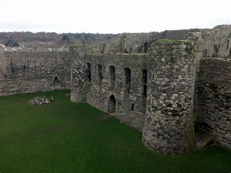 Bangor to Beaumaris Castle - one way to travel via taxi, …