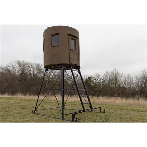 Banks outdoors. The Skid Kit mounts to the 4′ and 8′ Tower (NOT INCLUDED), creating a 4′ or 8′ Skid System, which is easy to move around the property and get in and out when hunting.. Features: Compatible with any Banks Outdoors elevated hunting blinds, except the Sequoia. Attaches ONLY to the 4′ and 8′ Steel Tower (NOT INCLUDED) ; Works with the Deck Plate (2020 version) 