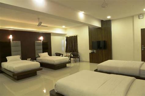 Banyan Paradise Resort - UPDATED Prices, Reviews & Photos (Vadodara ...