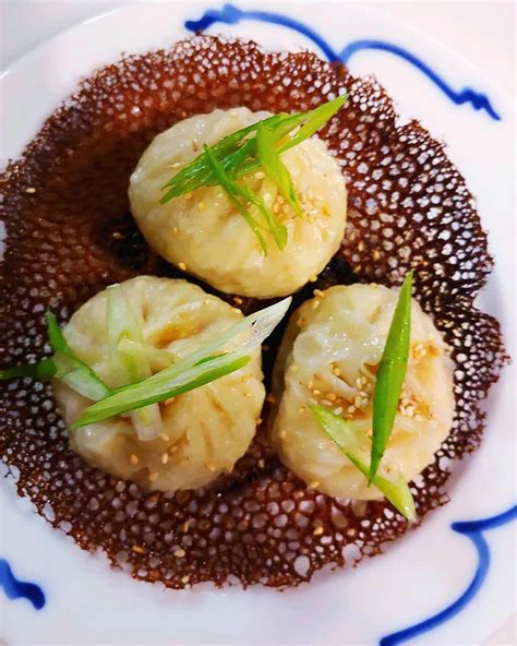 Bao bao dumpling house. A post shared by Dough Zone™ Dumpling House (@doughzoneusa) Dough Zone has steamed or pan-fried buns on offer. Each is filled with juicy Berkshire-Duroc pork, which perfectly compliments the sweet doughy … 