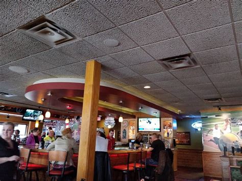 Bar Restaurant in Middleburg Heights, OH, 44130 - Applebee