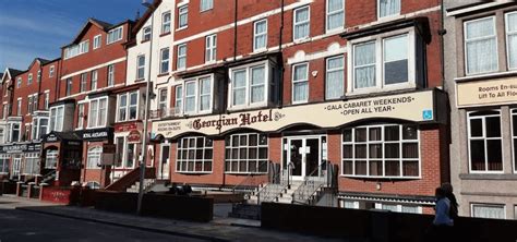 Bar and Restaurant - The Georgian Hollies Hotel - Hotels in Blackpool