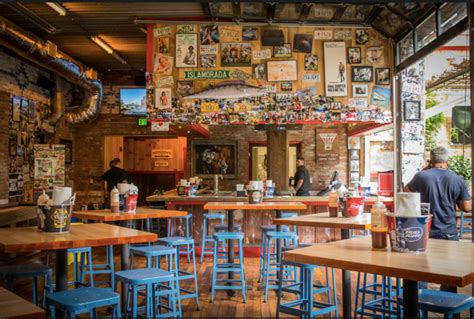 Bar b q nashville tn. The closest ocean beach to Nashville is Pensacola Beach in Pensacola, Fla. The driving distance is approximately 440 miles, an estimated six and a half hours in moderate traffic. S... 