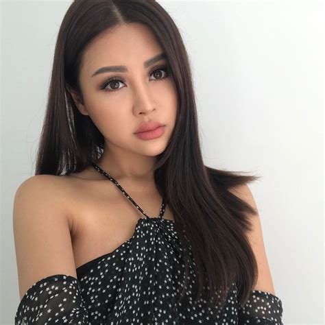 Barbara Nguyen Instagram Longyan