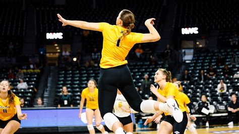 Barbara koehler volleyball. Player Interview with Wichita State Volleyball Signee: Barbara KoehlerKoehler signs with the Shockers after winning the NJCAA National Championship with Flor... 