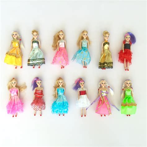 Barbie Five Barbie Dolls, Barbie Extra Mini Minis Bundle, Small Dolls