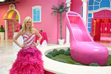 Barbie experience. There's a new doll in the mall! Discover Barbie™ The Dreamhouse Experience at the Mall of America in Bloomington, Minnesota. Barbie™ The Dreamhouse Experienc... 