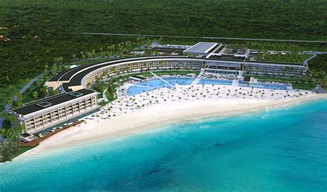 Barcelo is certainly growing! They just put a $250M investment into one of the largest resort complexes in Riviera Maya. In a nutshell: Opening day for Barcelo Maya Riviera is December 15 and this newly built adults-only is part of the Barcelo Maya Grand Resort compound. With this addition, there will be a total of six resorts at this complex..