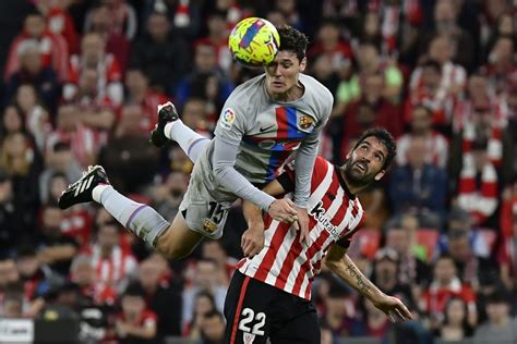 Barcelona beats Bilbao amid more refereeing controversy