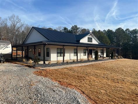 Barndo co. THE CREEK HOUSE IV. $ 3,595.00. The Creek House IV. 3,160 sq ft of Living Space. 2 Bedroom, 2 & 1/2 Bath. Den / Flex Space. Over 1,100 sq ft of Covered Rear & Side Porch w/ Outdoor Kitchen. Cathedral Ceiling in Great Room w/ Oversized Fireplace. Kitchen features a 21-foot-long Island. 