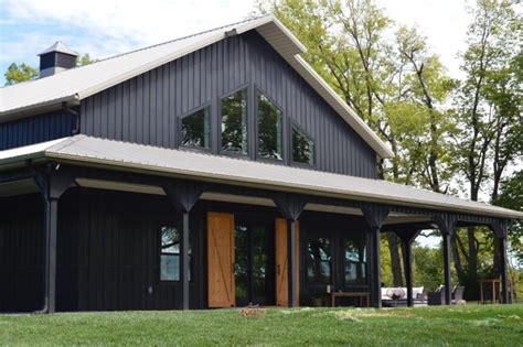 Barndominium Builders in Kansas City, MO When it comes to turning your barndominium dream into a reality, you need to choose the right builder. Here are a few trusted builders in Kansas City who can help you craft the perfect space: J.C. Pole Barns. 
