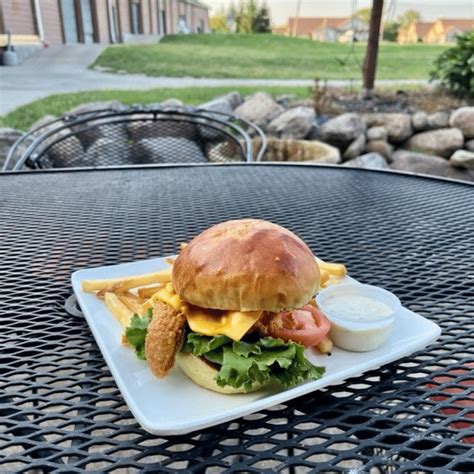 Barrel Lodge Bar & Grill – Great Food & Prices in Streetsboro, OH