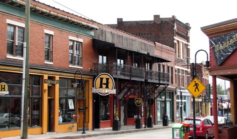 Top 10 Best restaurants downtown Near Knoxville, Tennessee. 1 . Stock & Barrel. 2 . The Brass Pearl. "Highly recommend for brunch over any location in downtown Knoxville. Also seems like a great spot..." more. 3 . Not Watson's kitchen + Bar.. 