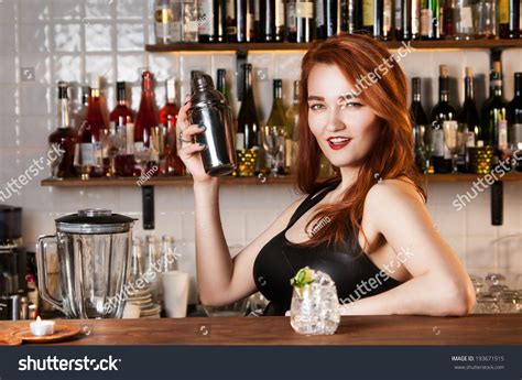 She's Married But Sexually Frustrated. . Bartenderporn
