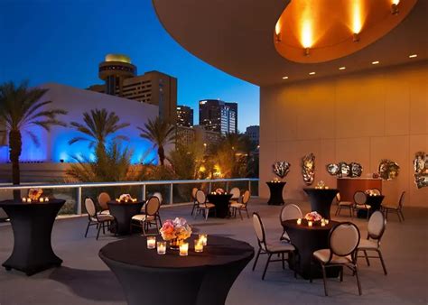 Basedpyright vs pylance.  The Sheraton Phoenix Downtown offers an upsc...