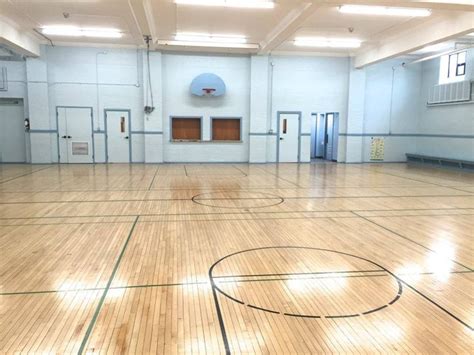 Adjacent to the community center building, you can find a lighted sports field, an indoor gym, and an outdoor basketball court. ... Lawrence Park is in the ...