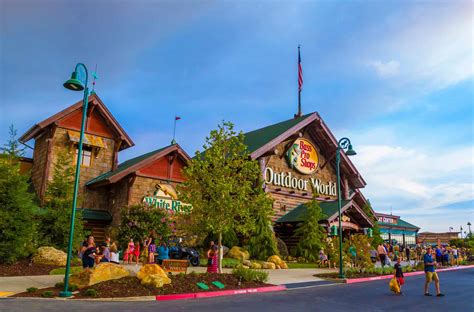 Bass Pro Shops to open new store in Sunset Hills next week