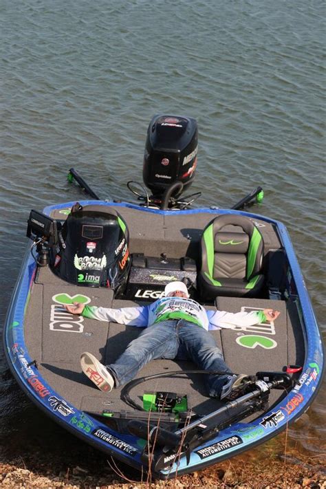 I am a Bullet owner for life!" Tmbullet - MI. 95 Bullet 21XDC. 04 225 Merc Opti. 25 Trophy Plus, 12" Rapid Jack, Humminbird 797si, Eagle 480, MinnKota 101#. Propshaft is 1/2" below the pad. 77 mph @ 5850 rpm (gps). "Bullet is by far the best boat on the market, light, fast, rough water masters. . 