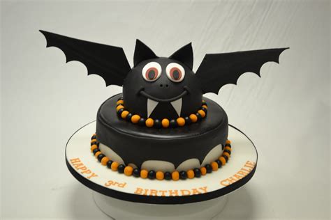 Bat cake Bat cake, Cake, Cartoon cake - Pinterest