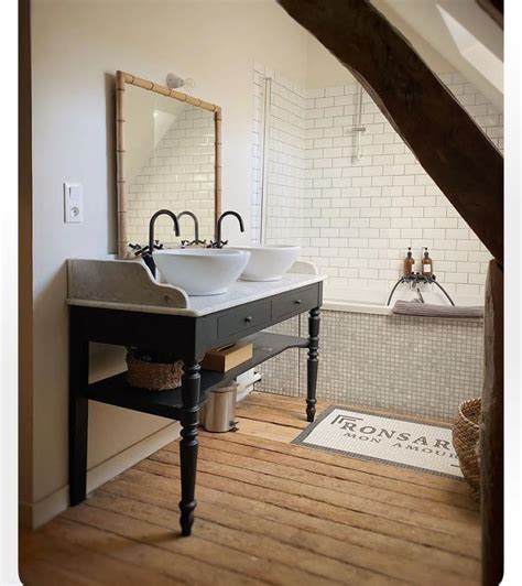 Bathroom – Belle Roche Brocante