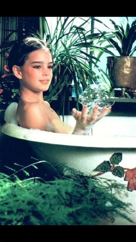 Nov 5, 2021 · Emma Watson Nude Leaked Pics. Hot and young actress Emma Watson showed her boobs and ass here, also her pussy through the water in the bathtub! She looks like a kid, and we like that, but hopefully, soon she will give us something more explicit. Scroll and enjoy watching topless Emma Watson, her nude body and leaked porn down below! 
