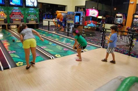 Batt family fun center. At Batt Family Fun Center, we take pride in our credentials and mission to provide unforgettable experiences for families in Jacksonville, FL. Our state-of-the-art facility boasts 32 bowling lanes,... 