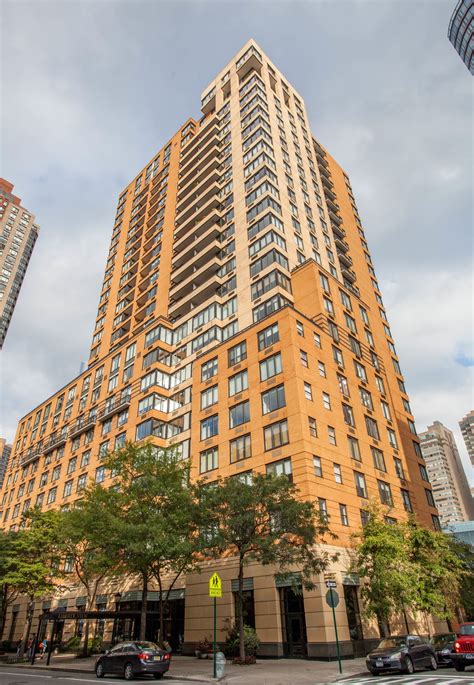 Battery park city apartments. Spacious three bed/ four bath apartment in the Riverhouse, the only LEED certified Green condominium in North Battery Park / West Tribeca. ... Sale in Battery Park City 70 Little West Street #20AB. $4,500,000. Sale in Battery Park City 70 Little West Street #20AB $4,500,000 4 Beds 3 Baths 2,130 ft² Listing by SERHANT. (372 West … 