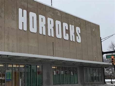 BATTLE CREEK, Mich. — Horrocks Farm Market is revitalizing what some are calling a "dying mall" in Battle Creek, with very few stores left. Produce, flowers, and specialty items is what Horrocks .... 