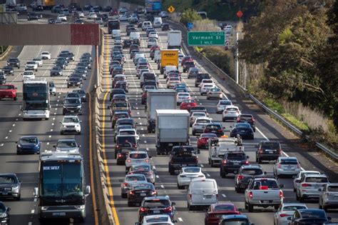 Bay Area drivers spend 97 hours a year in traffic. Why didn’t remote work end commute nightmares?