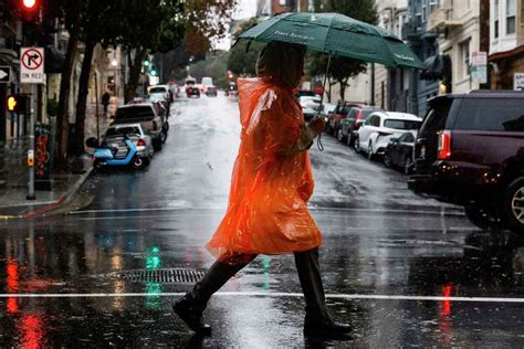 Bay Area rain updates: Heavy rain in SF, ongoing flight delays